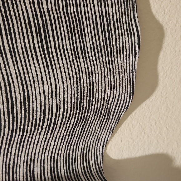 ELLE top - Picture 4 of 8